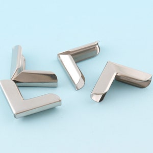 Silver Corners 20pcs -25mm Decorative Book Corner Protector Metal Corner Protector Tips Decorative Corner Bracket Handbag Craft Hardware