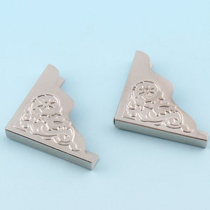 Silver Corners -20pcs Decorative Furniture Corner Protector Embossed Metal Corner Protector Tips Decorative Corner Bracket Handbag Craft
