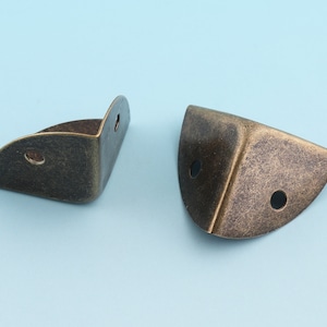 20mm Antique Corners -15pcs Decorative  Leg Protector Embossed Metal Corner Protector Tips Decorative Corner Bracket Handbag Craft