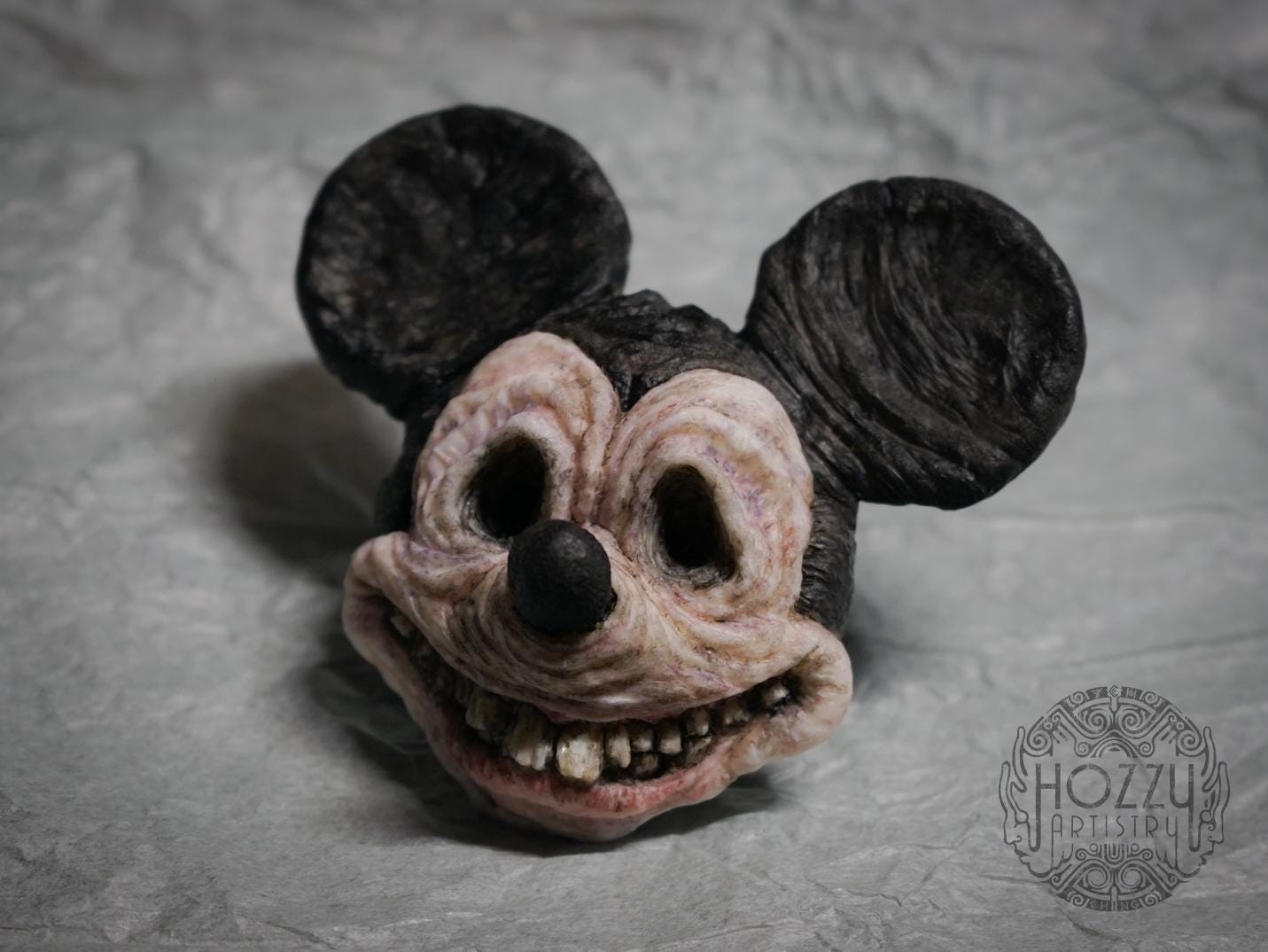 Horror Mickey Mouse Magnet Keyholder: Oblitus Casa FNATI Hand