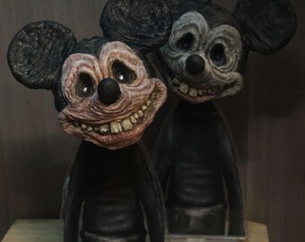 Horror Mickey Mouse Magnet Keyholder: Oblitus Casa FNATI Hand