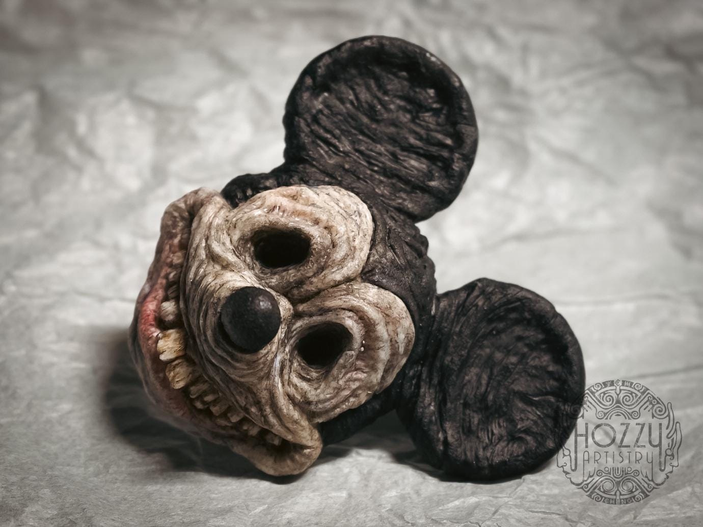 Horror Mickey Mouse Magnet Keyholder: Oblitus Casa FNATI Hand