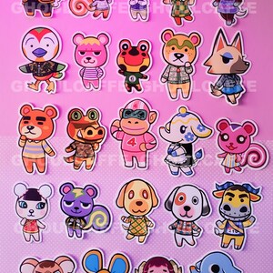 以下が含まれることがあります： 20種類のカラフルな動物キャラクターのステッカーセット。ステッカーには、リス、カエル、サル、犬、猫、コアラ、ネズミ、ゾウなど、さまざまな動物キャラクターが描かれています。ステッカーは、手帳、ノートパソコン、水筒などに遊び心を加えるのに最適です。