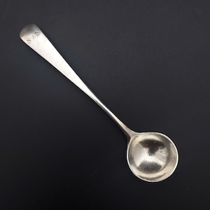 Antique 1810 &#39;Peter & William Bateman&#39; English George III Sterling Silver Salt Spoon - Old English Pattern