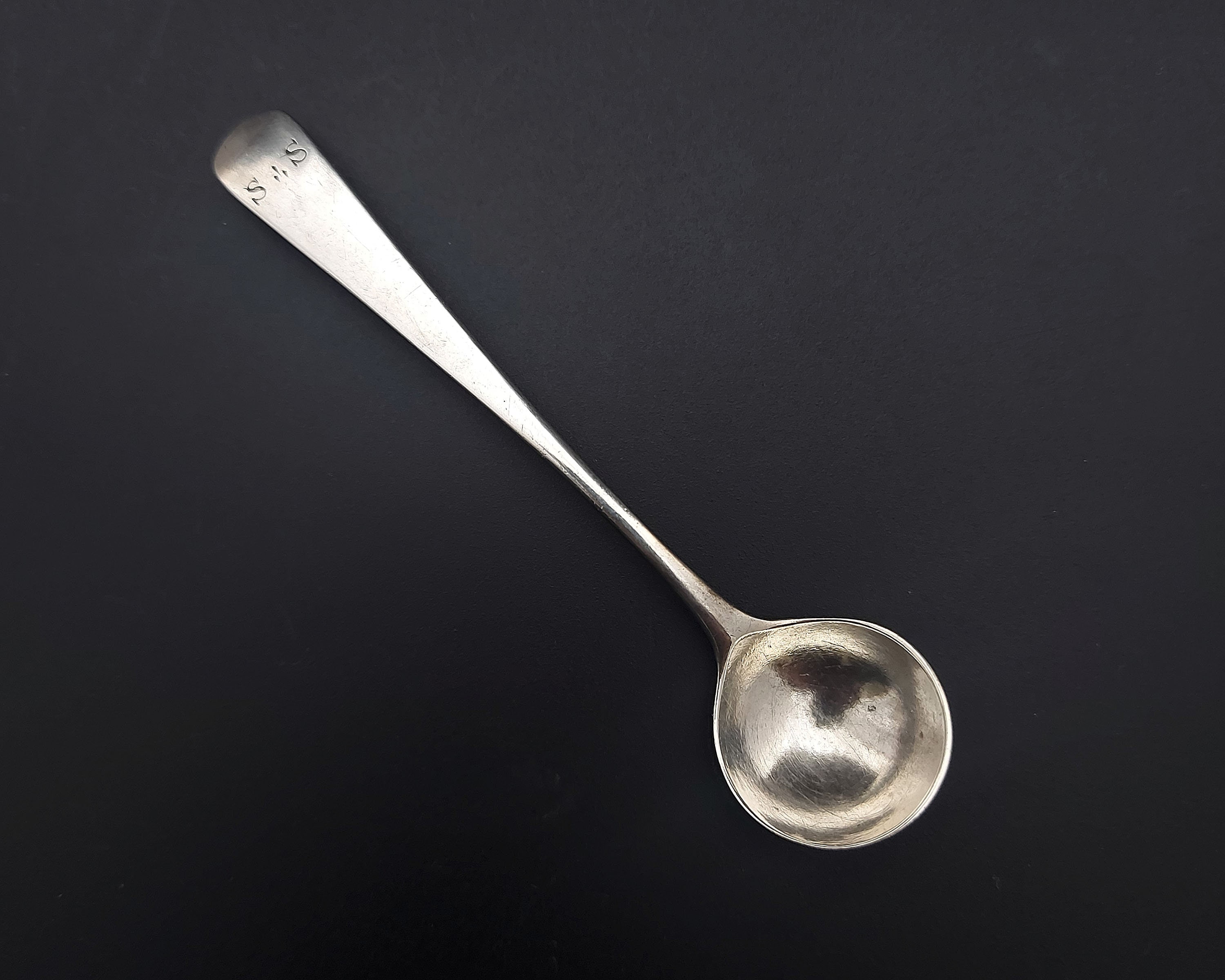 Antique 1810 'Peter & William Bateman' English George III Sterling Silver Salt Spoon - Old English Pattern