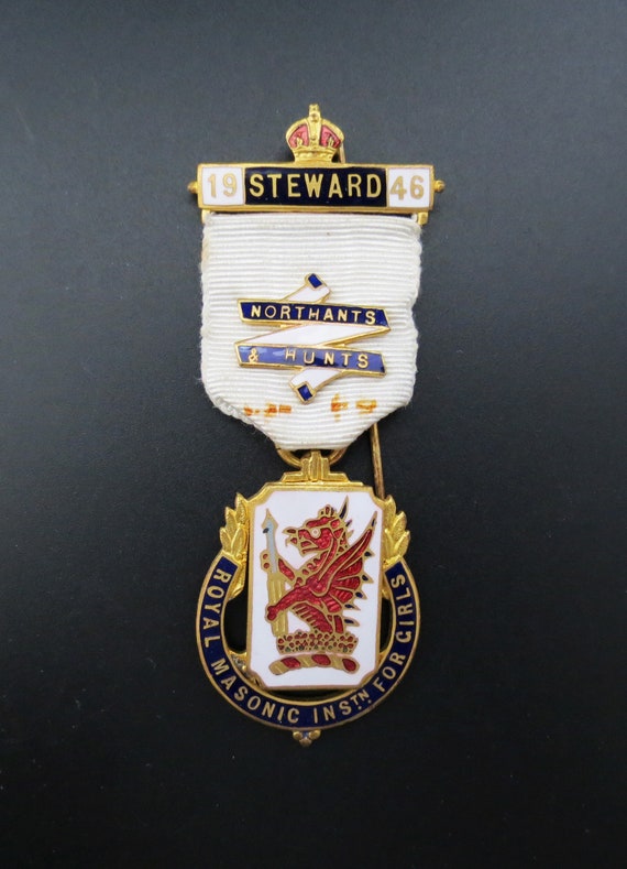Royal Masonic Institute for Girls Steward 1946 Medal Northants Hunts Crest Jewel