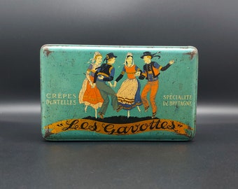 Attractive Vintage French 'les Gavottes' Crêpes Dentelles Tin. C.1930s