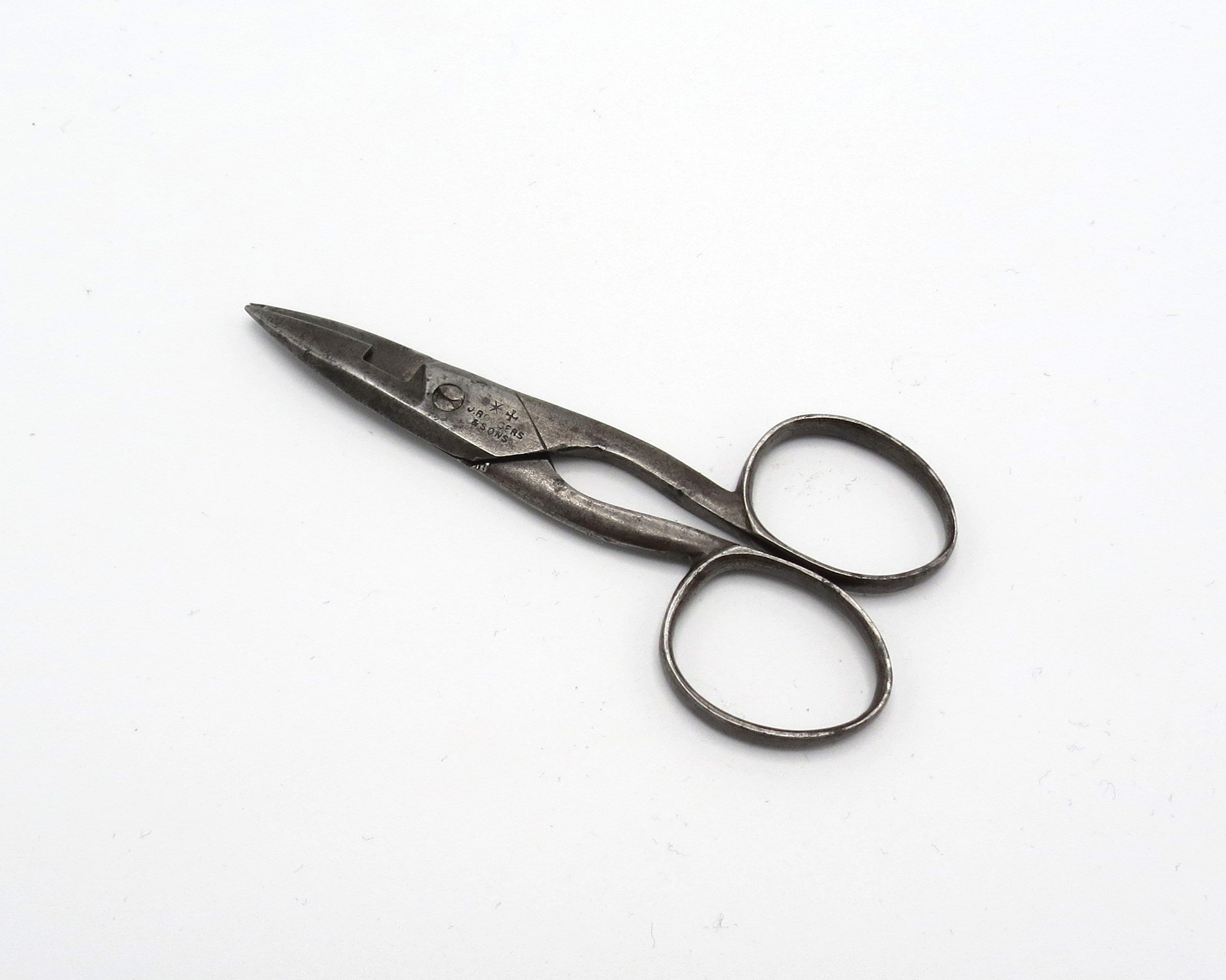 Victorian Scrollwork Scissors Antique Gold - fibre space