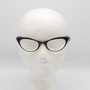 Stylish Vintage Women’s Mantor ‘Simone’ Pearlescent Blue Cat-Eye Spectacles. c.1960s