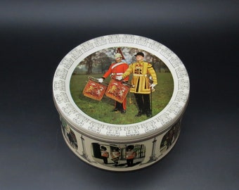 Scarce Vintage  5.5” Mackintosh’s Quality Street Toffees & Chocolates Tin Featuring Royal Guards. 1960s - FREE UK DELIVERY