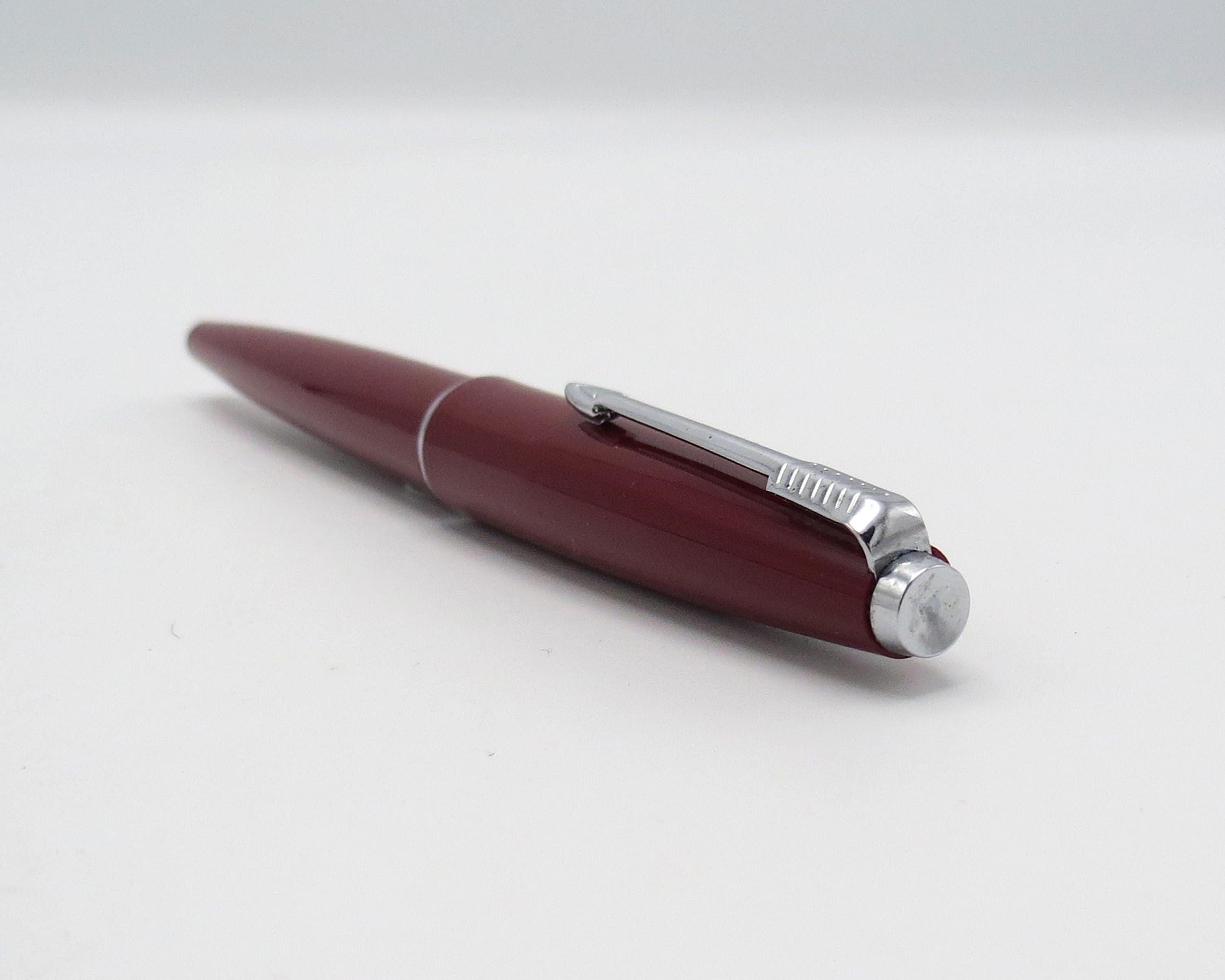 Vintage British Parker 45 CT 'arrow' Fountain Pen With Box. 1970s