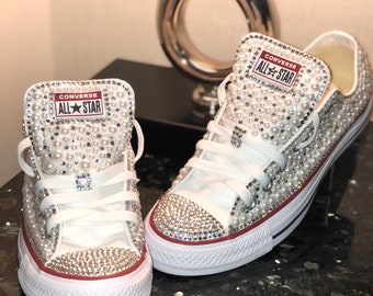 These blinged out shoes by @janemonzures using Beacon's Gem-Tac