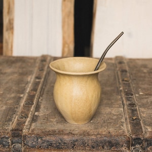Handgemachte Keramik Erva Mate Chimarrao Tasse Ciua Gourd Calabaza Calabash mit Beige Glasur 380ml