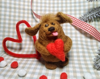 Perro de fieltro hecho a mano con corazón, decoración de San Valentín