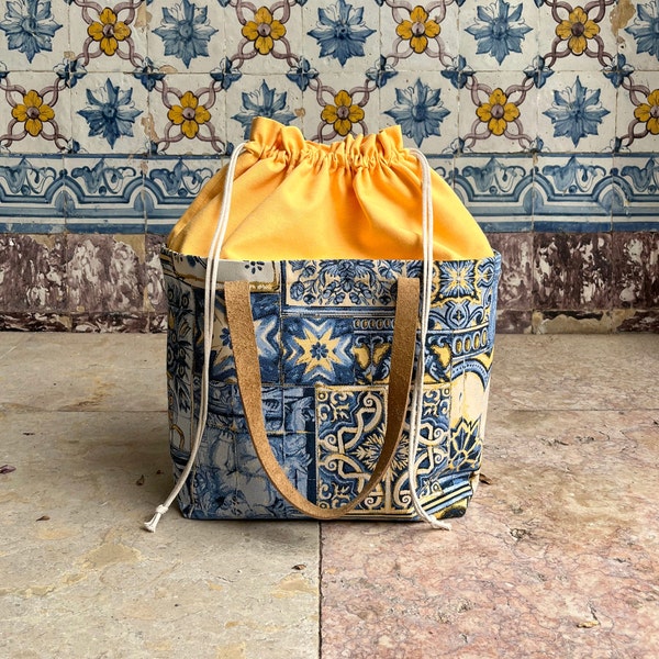 shoulder bag with yellow lining | handmade | portuguese tiles pattern