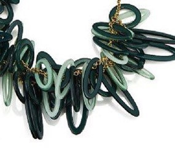 The Zena acrylic lagenlook necklace with gold chain, green loose oval shapes give a fabulous effect.