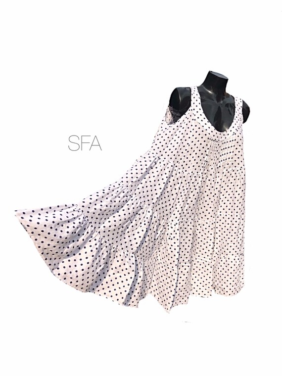 Lagenlook spotty quirky tunic, smock, dress. In white with dark blue polka dots. Size 2XL