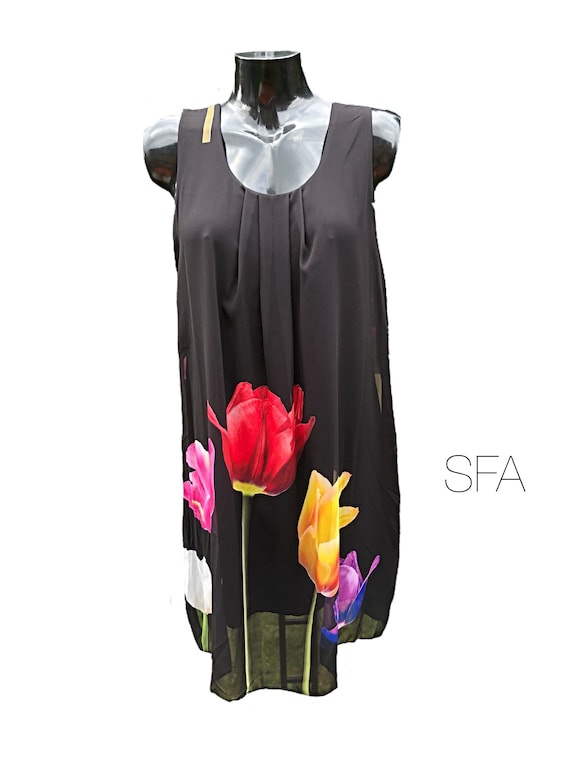 Stunning lined tulip dress. Made from viscose and cotton. In 3 different colours.