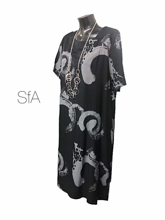 Stunning lagenlook Neslay dress, with grey swirls. Size 12, 14, 16, size 2XL
