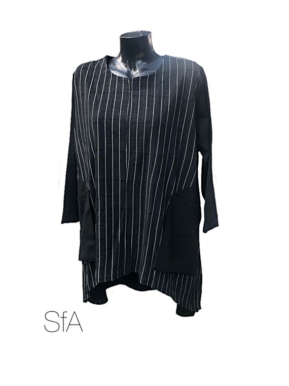 Neslay Tunic, Super Stretchy, Black WIth white misMatched stripes. Size 3XL Bust 52"