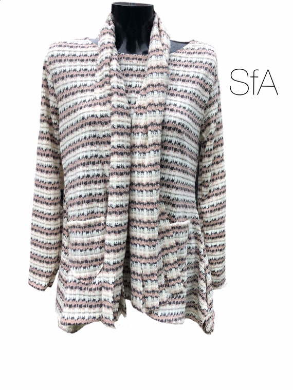 Lagenlook tunic, with scarf. Flared bottom top with pockets. Super soft, size 10-14 uk Large