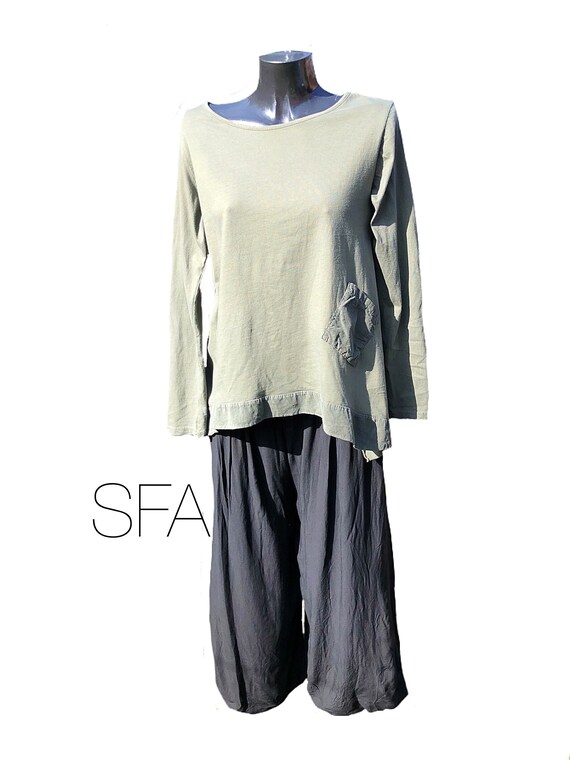Lagenlook long sleeved thick cotton and fine cord edging and pocket. In 6 different colours, new season.