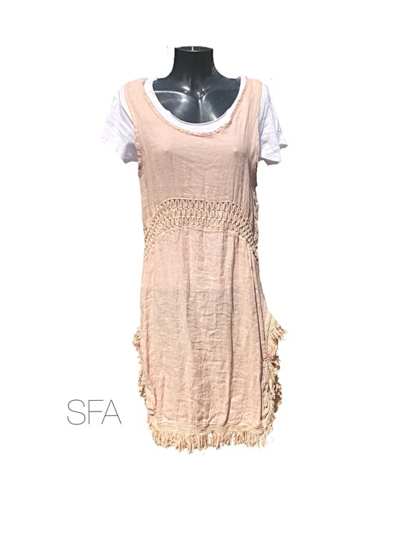 Lagenlook 2 piece dress and tunic, in dusky pink, with pinefore dress and white raw edge vest. Size 10-14 uk