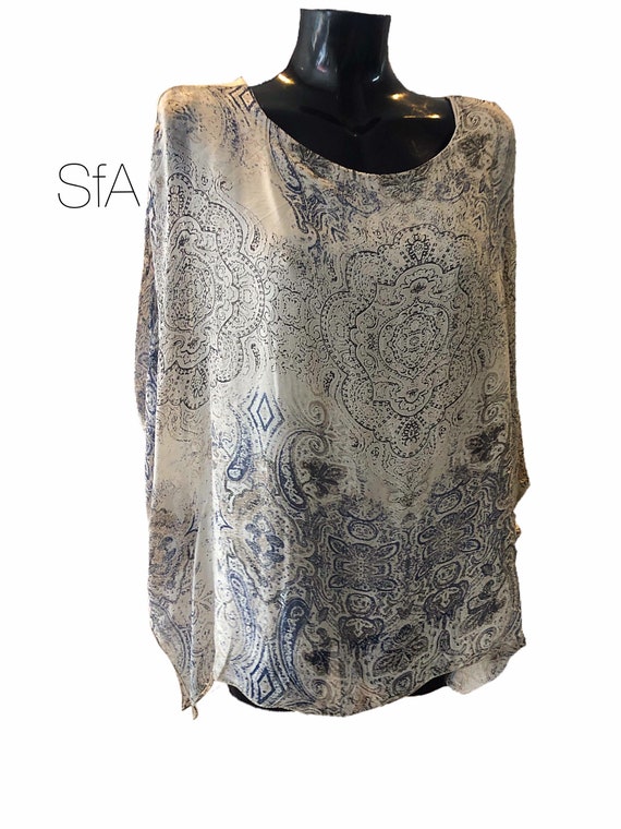 Silk bat winged top, blouse with fitted stretch body. Size UK 10-16