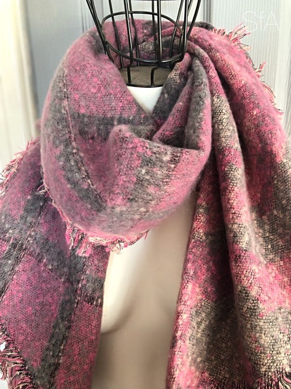 Fabulous panel blanket scarf, super soft, perfect present. In pink and grey, pointed ends.