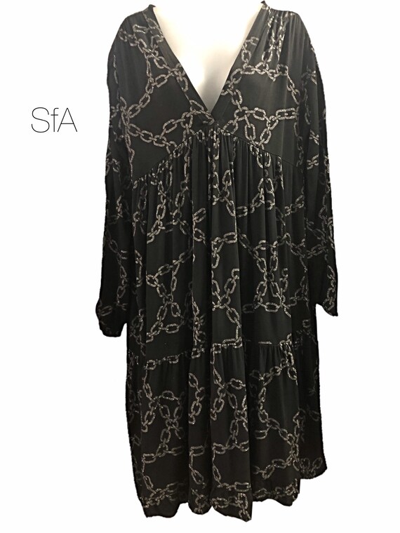 Chain dress with glitter chain design, in heavy 100% viscose. In 4 colours.
