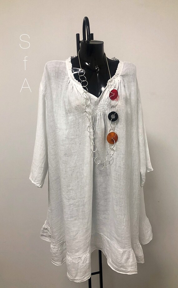 Long chain link with acrylic discs, retro feel,long length. With large link chain.