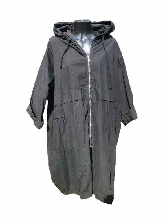 Parker style rain mac, light weight, perfect for a rainy day, pockets, 2 different sizes. XL to 4XL