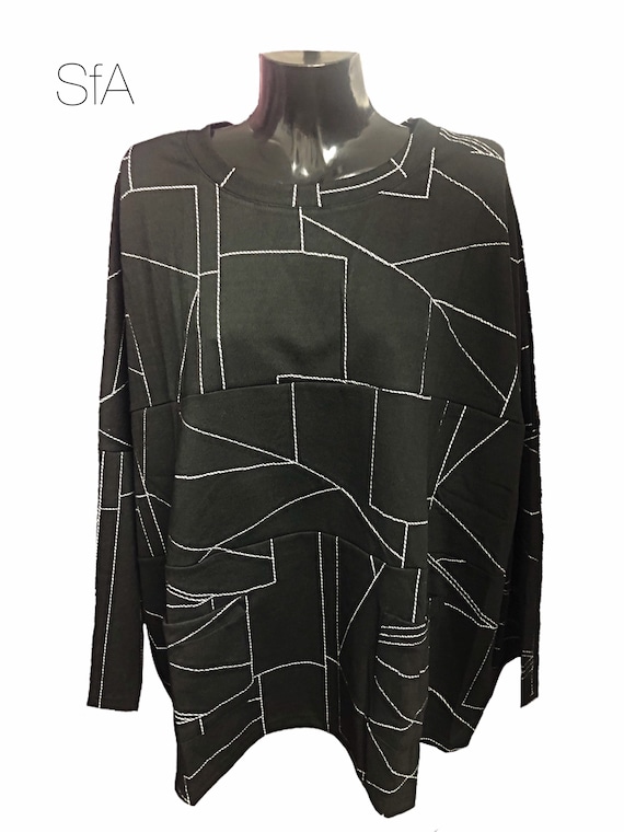 Bella Blue, Lagenlook tunic, top. With geometric white lines. Plus size, pockets. Size 12, 14, 16, 18, 20 size 3XL