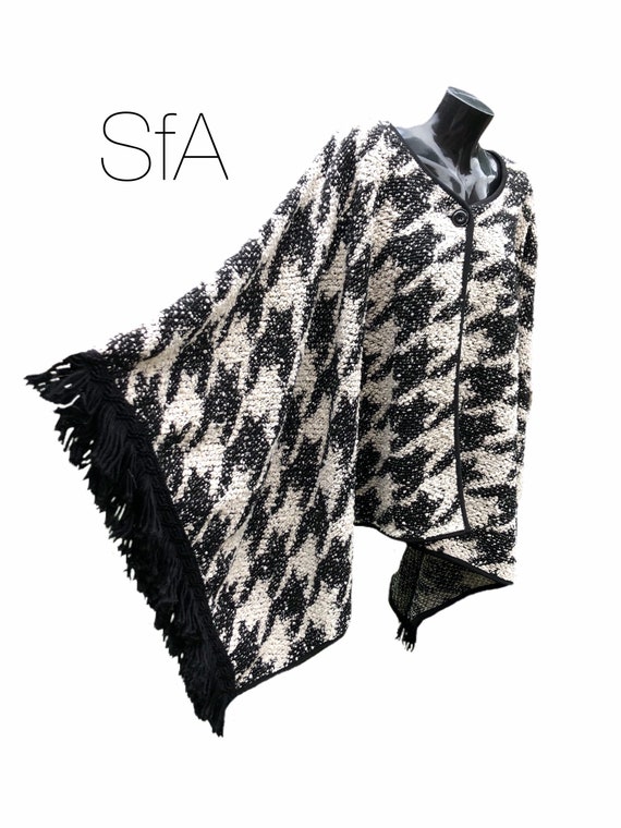 Lagenlook cape, poncho, jacket. With stitched in arms and button fastener. 4XL plus size