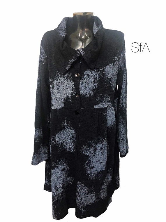 Bella blue lagenlook jacket. Size 12, 14, 16, 18. Size 2XL