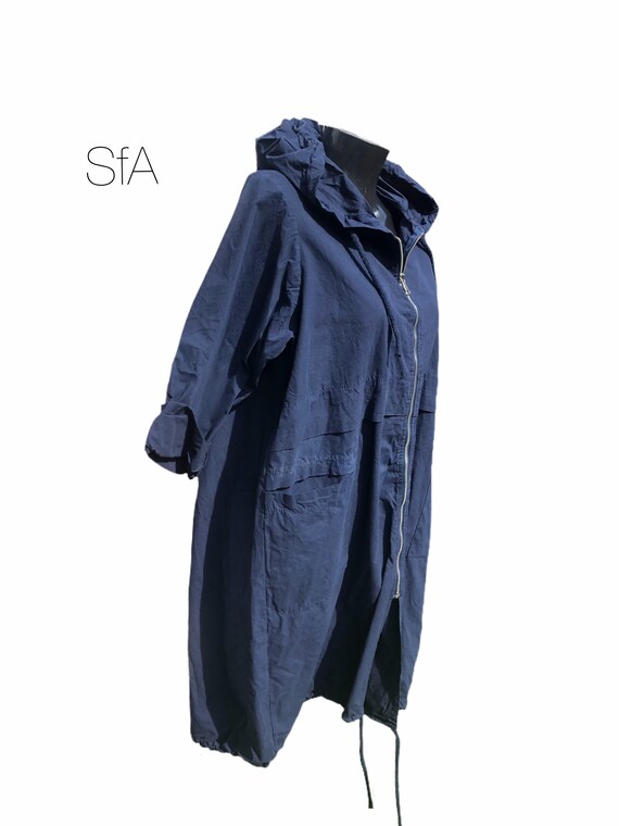 Parker style rain mac, light weight, perfect for a rainy day, pockets, 2 different sizes. XL to 4XL
