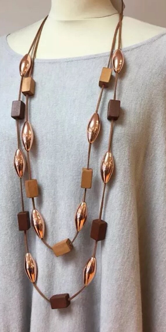Lagenlook, double row of gold tubes and 2 tone wooden cubes necklace.