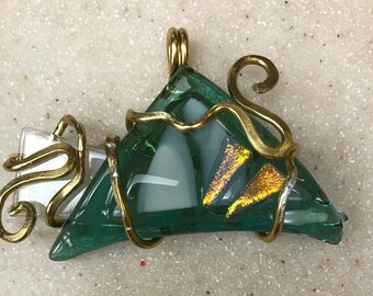 Pendentif en verre fusionné