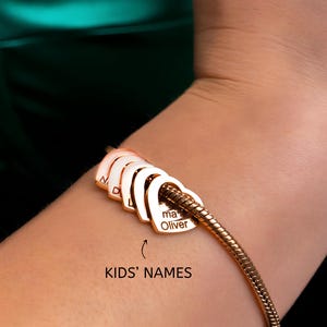 Pulsera de abuela, pulsera grabada con nombres para abuela, pulsera con dijes de abuela, pulsera con nombres de nietos, regalo para Nana