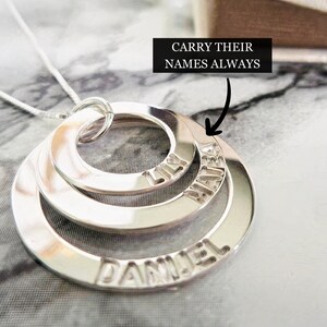 Collar para madre: colgante grabado personalizado con nombres de 3, 4, 5 o 6 hijos. Joyas con apellidos para mamá, abuela o nana.