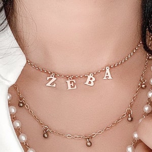 Collar con letras espaciadas • Collar con nombre inicial • Regalo de San Valentín para ella • Joyas con nombre personalizadas • Collar con letras personalizado en oro rosa