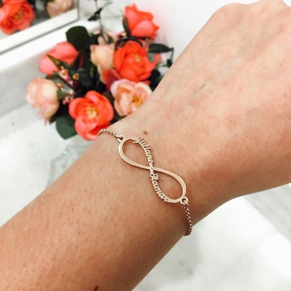 Infinity Bracelet • Mom Bracelet Gift with 1-4 Kids Names • Couple Two Name Bracelet • Wife Personalised Gift • Engraved Bracelet for Mother