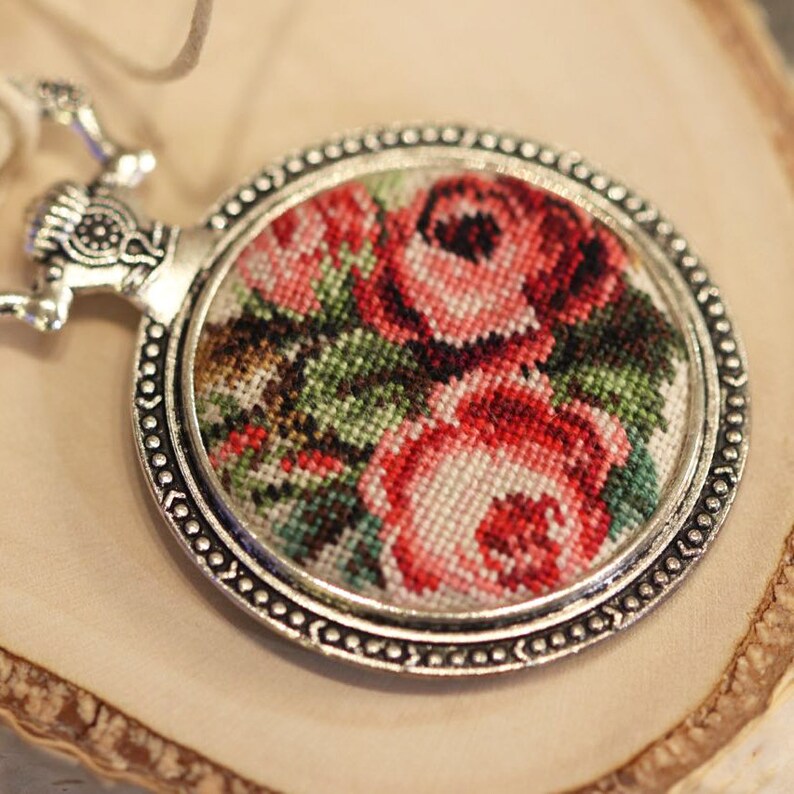 Cross Stitch Pendant Vintage Roses Necklace Kit Flower Jewelry Etsy