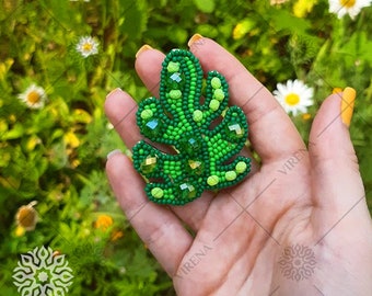 DIY Jewelry making kit, Seed beaded brooch Green leaf, Bead Embroidery kit, Needlework beading decoration, Made in Ukraine