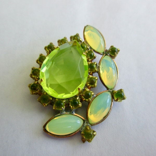 Gorgeous Czech Vintage Style Glass Rhinestone Button With Vaseline Uranium Glows in the Dark Don't Miss Opportunity to Own this Beauty