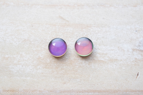 Color Changing Round Stone Minimalist Style Mood Stud or Clip on