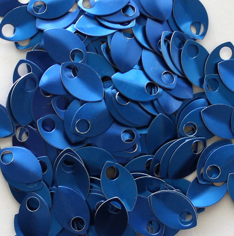 50 Small Anodized Aluminum Scales Chainmail Jewelry Supplies, Chainmaille Supplies, Chainmaille Scales, Jewelry Findings Blue