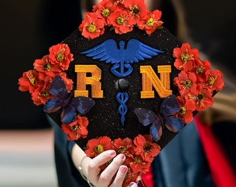 RN｜Designer Graduation Caps Topper-Nurses Graduation Caps-Graduation Cap Decoration-Grad Caps with Flowers-Nurses grad cap