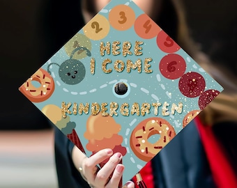 Here I come Kindergarten|Kindergarten Graduation Cap Topper-Designer Grad Caps-grad cap decor-Preschool Graduation-Graduation Gifts