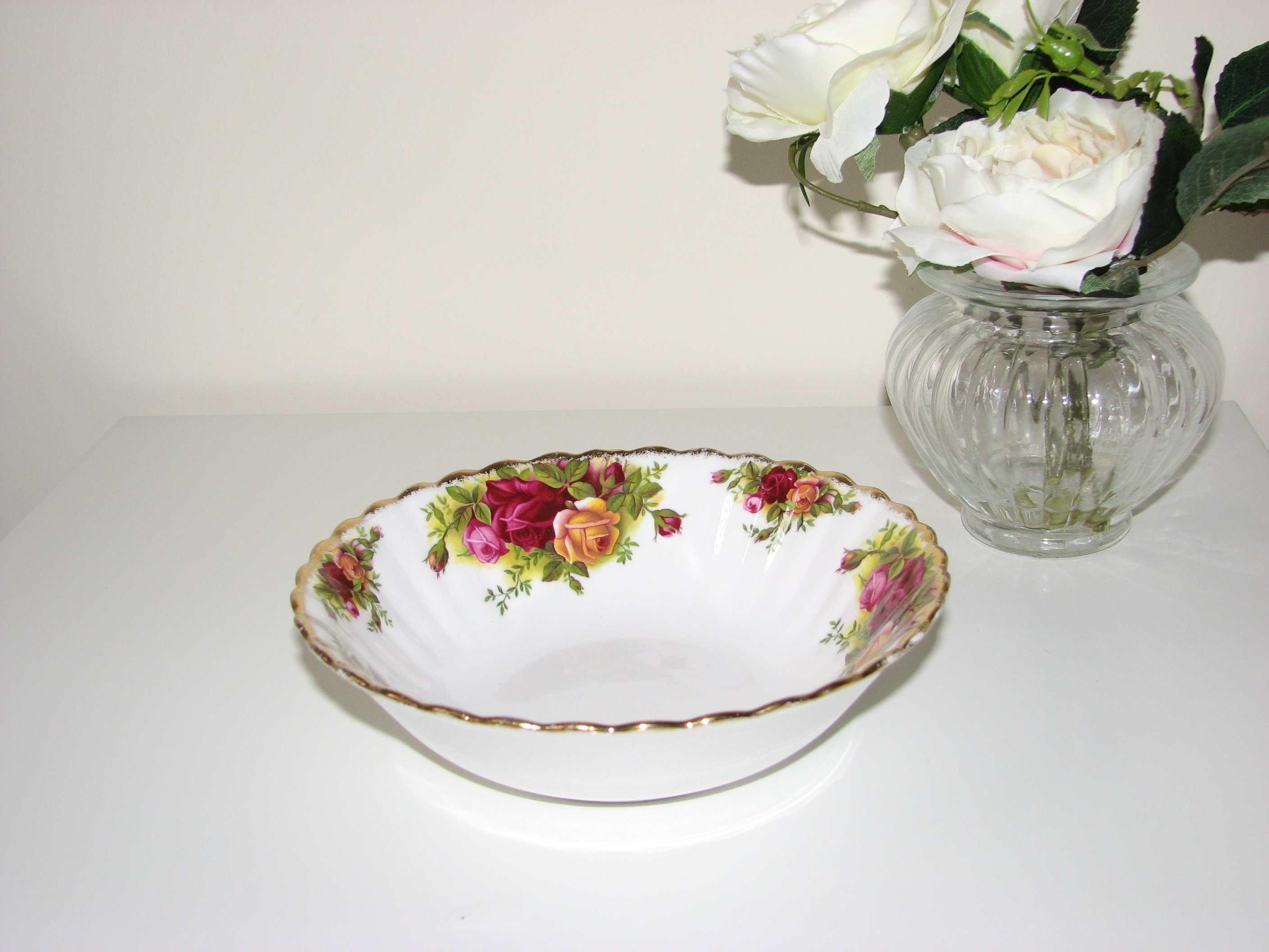 Royal Albert Old Country Roses Bowl, Original Edition 19621973 6.25